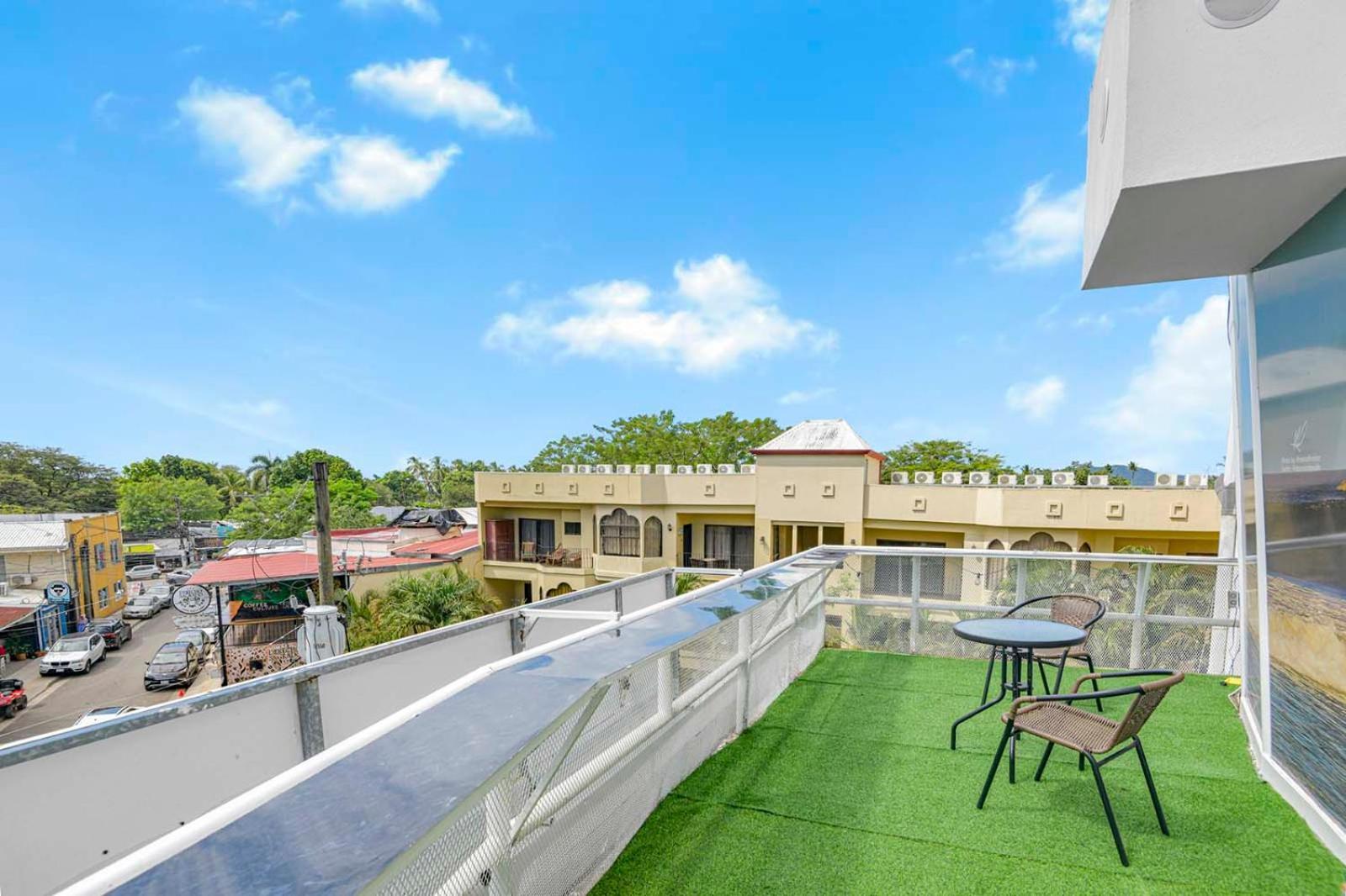 Surfo House Hotel & Hostel 타마린도 외부 사진