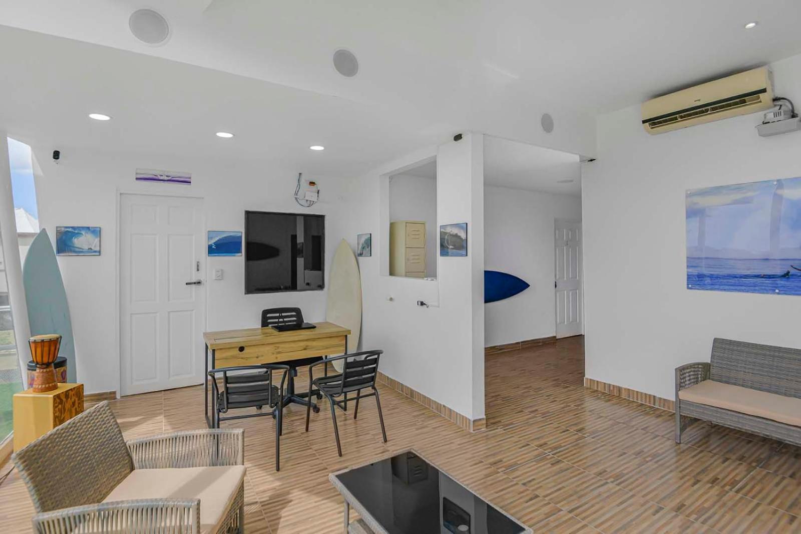 Surfo House Hotel & Hostel 타마린도 외부 사진